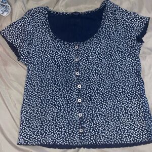 blue floral cropped tee